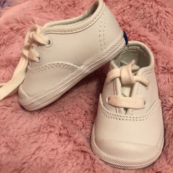 white keds for infants